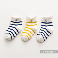 Load image into Gallery viewer, Oeak Autumn Baby Boy Pullover With Long Sleeves O-shaped Neck Cotton Printing Imperial Crown Baby Clothing Set Ropa